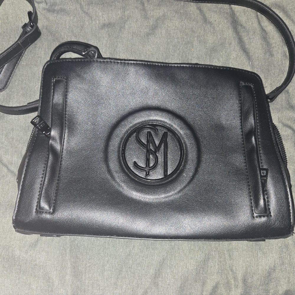 Steve Madden Black Crossbody Bag (CLOSING CLOSET)